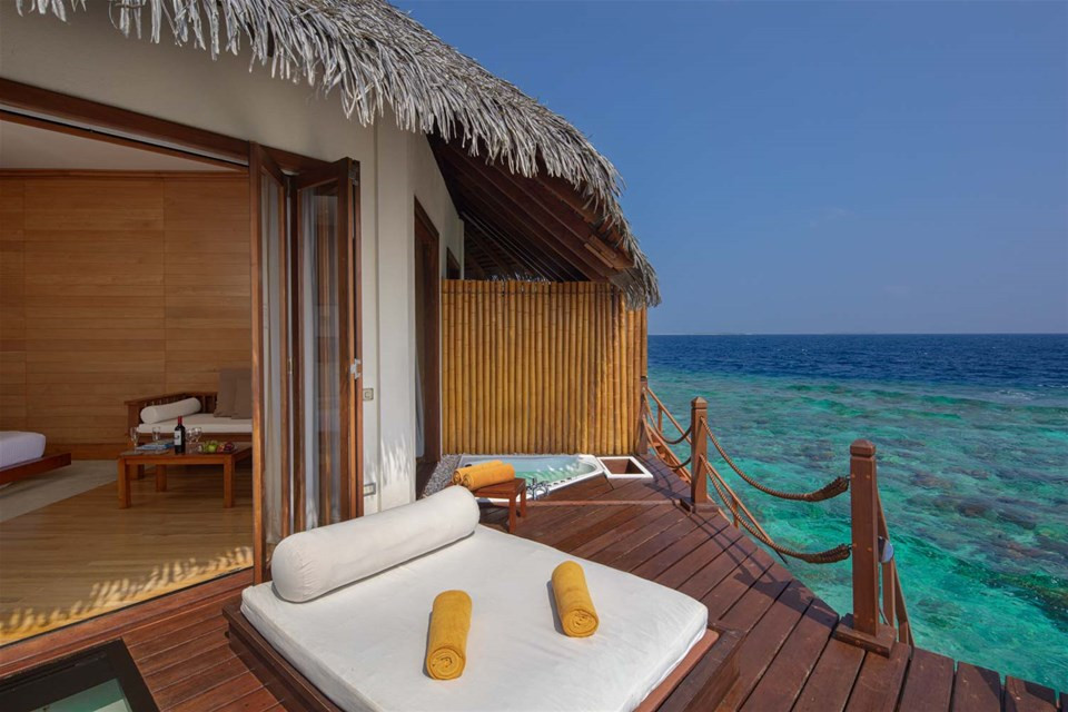 Adaaran Select Meedhupparu - Resort Beds